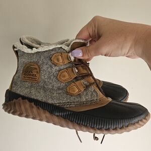 Sorel Womens Waterproof Boots - Gray and Brown